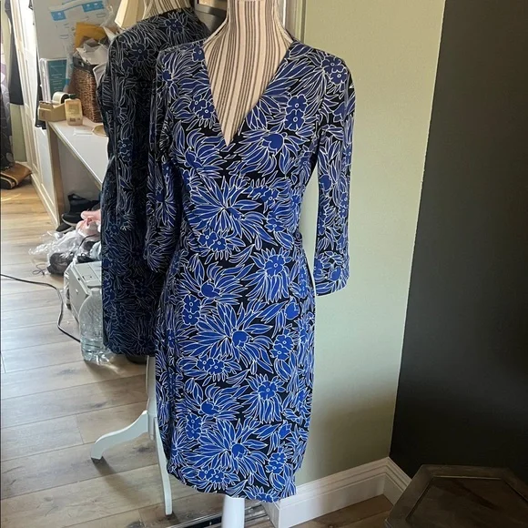 🛑 1 hour sale. Diane Von Furstenberg, Women's Blue Midi Dress Size 10 - Picture 3 of 11